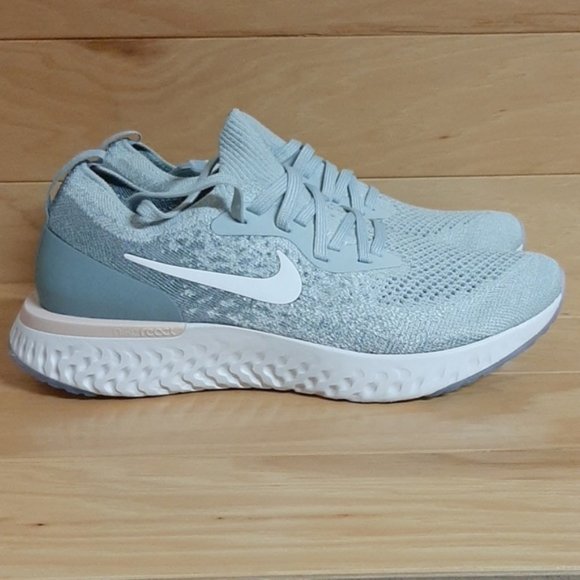 Nike  Womens Epic React Flyknit Light Silver Sail - Picture 3 of 6
